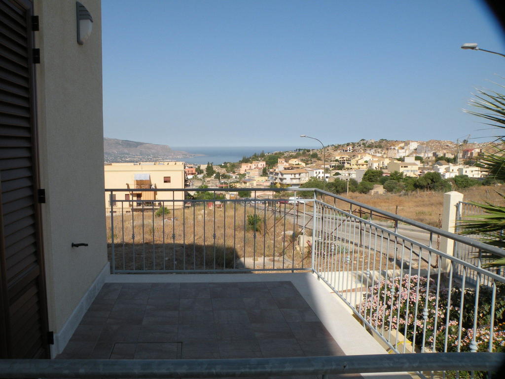 La Luna Nel Pozzo Bed & Breakfast Custonaci Exterior photo