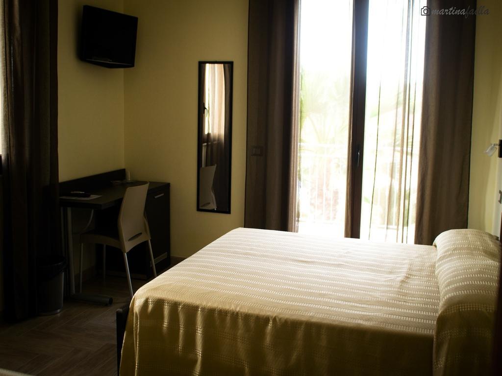 La Luna Nel Pozzo Bed & Breakfast Custonaci Room photo